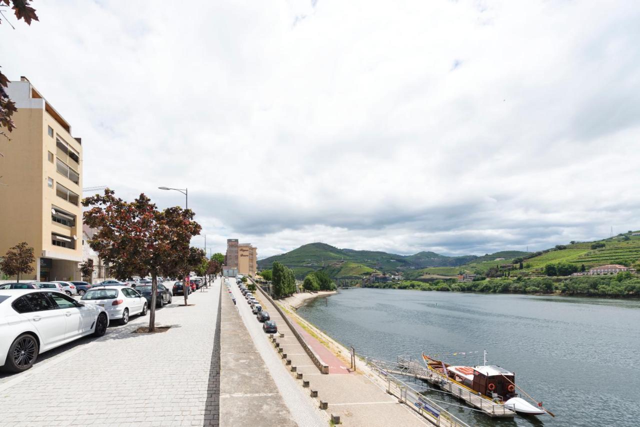 Penthouse Douro Valley With Terrace Apartment เปโซดาเรกวา ภายนอก รูปภาพ